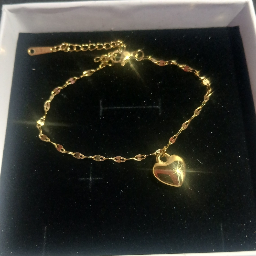 Gold Heart Pendant Bracelet